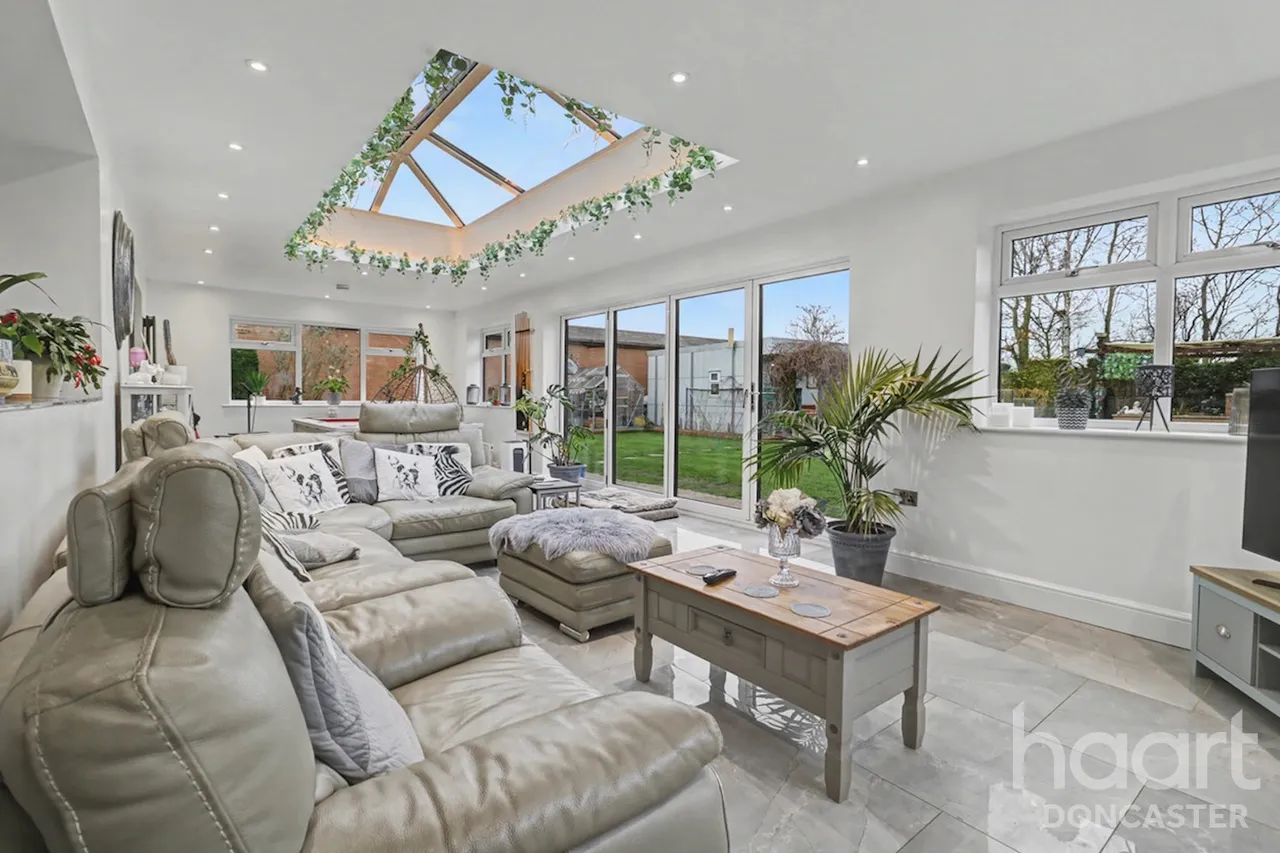 Bloomhill Road, Thorne, DN8, photo 14
