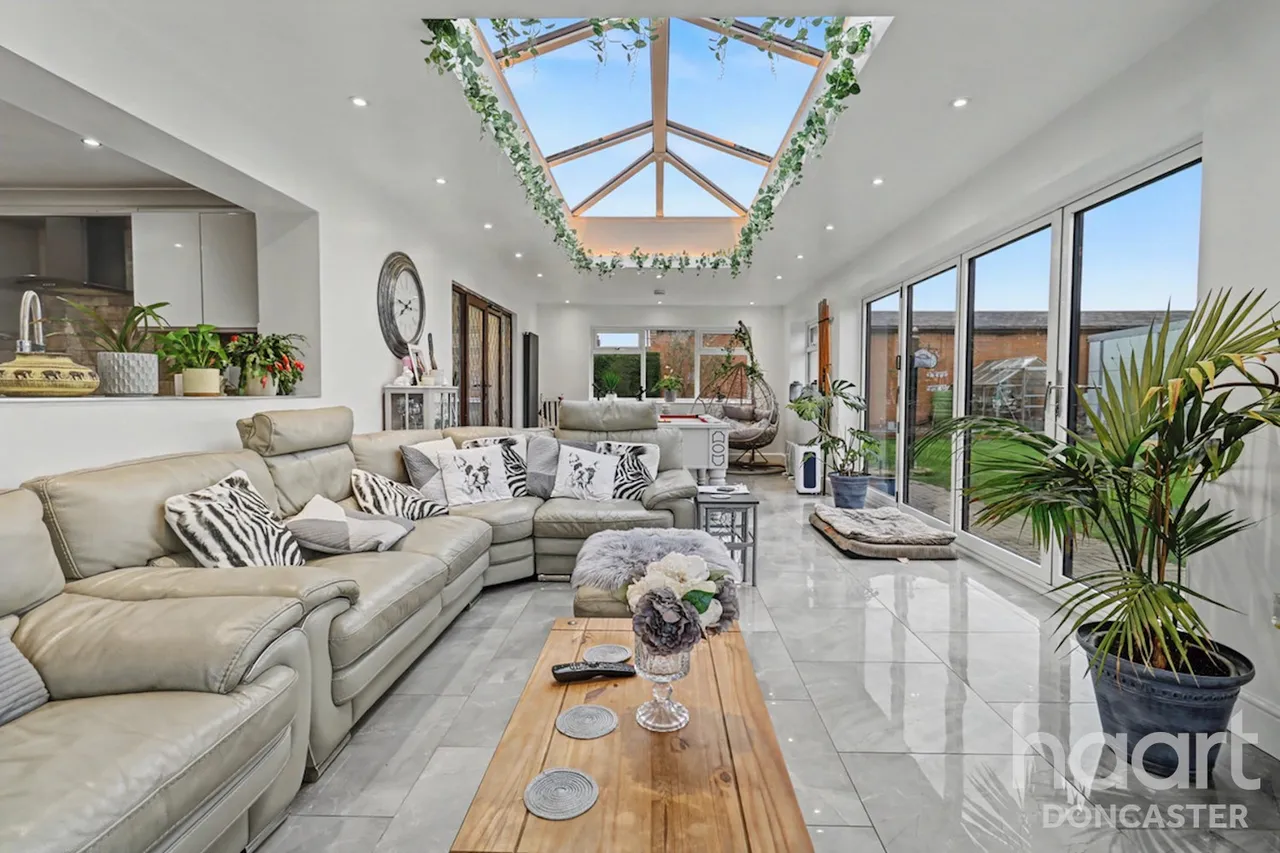 Bloomhill Road, Thorne, DN8, photo 16