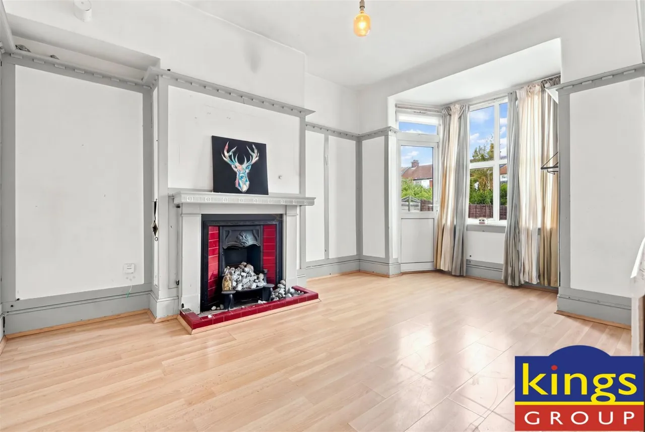 Kenwood Road, Edmonton, N9, photo 2