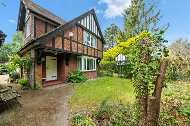3 bed house for sale — Rockingham Parade, Uxbridge