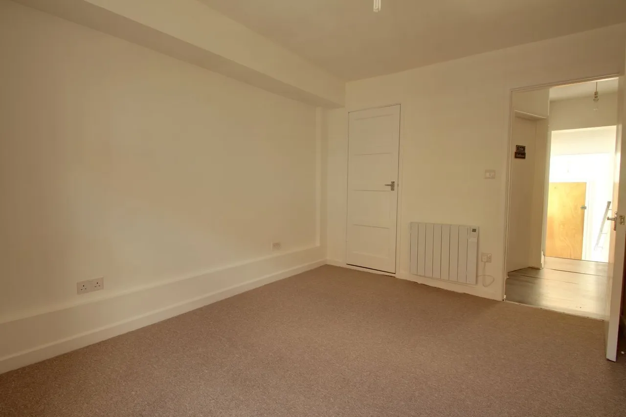 High Street, Shepton Mallet, BA4, photo 9