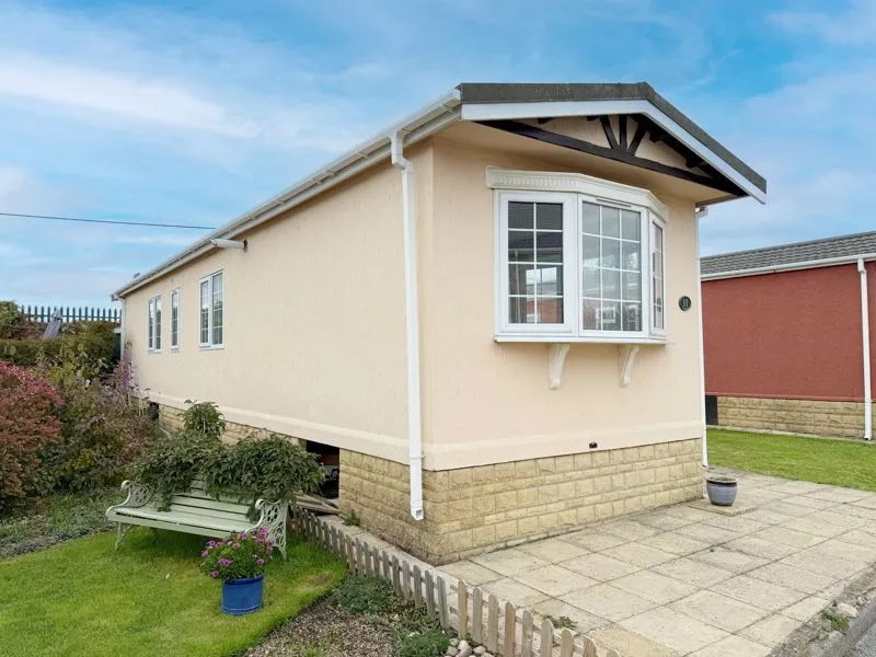 2 bed property for sale — Cheveley Park, Grantham