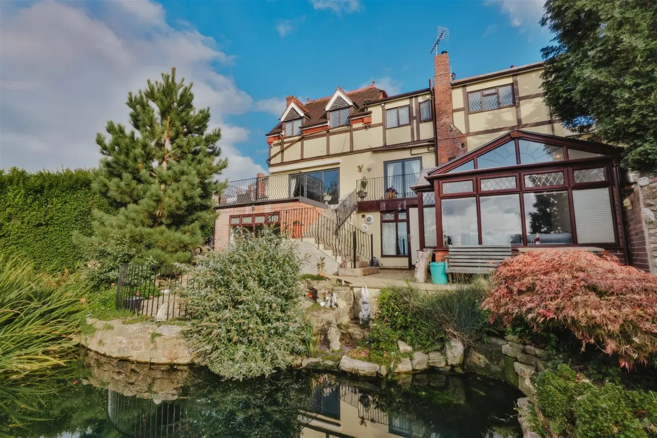 The Old Coach House, Sedgley, DY3, photo 41