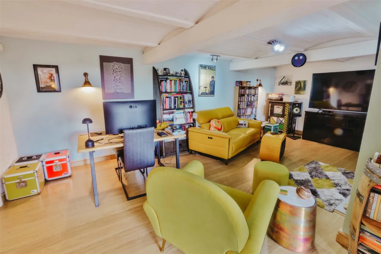 The Old Coach House, Sedgley, DY3, photo 32