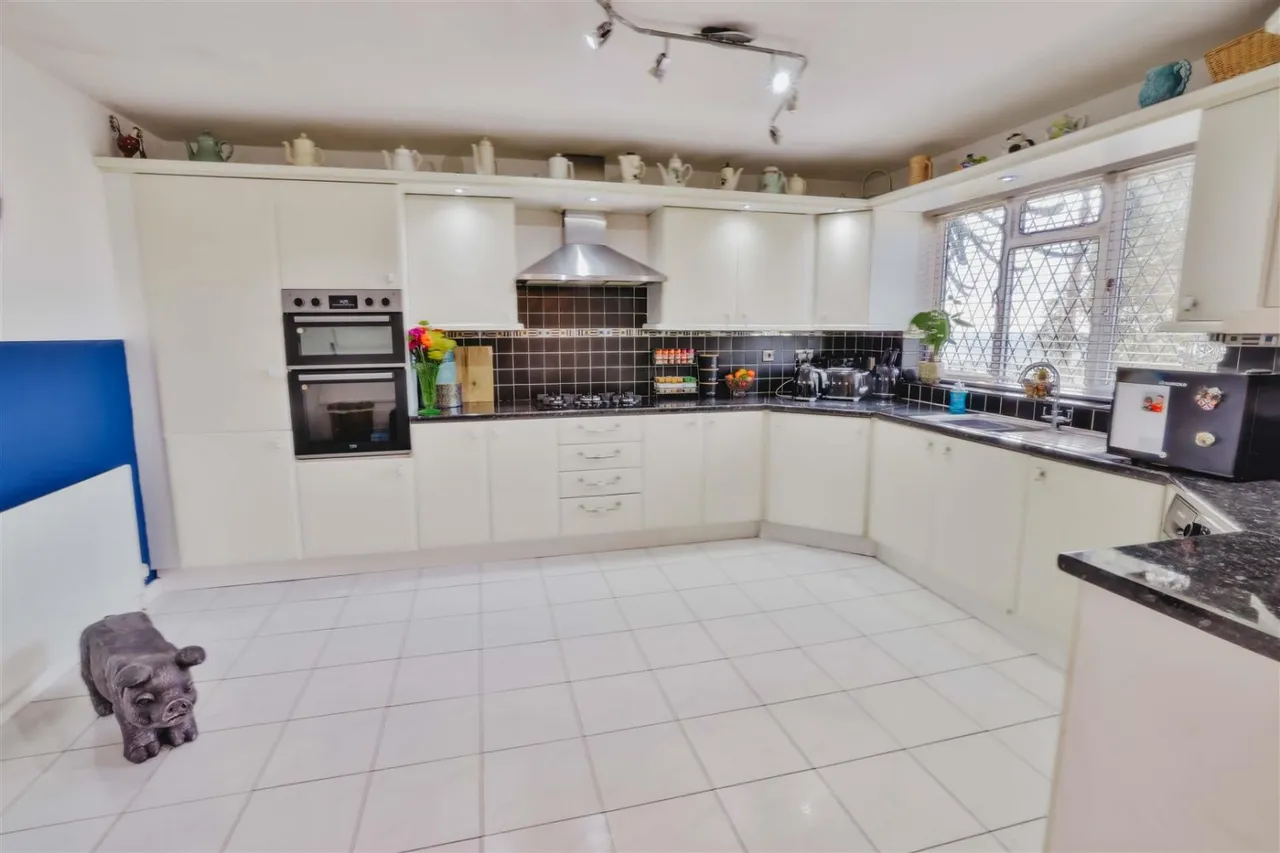 The Old Coach House, Sedgley, DY3, photo 9