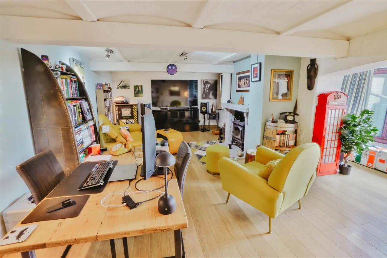 The Old Coach House, Sedgley, DY3, photo 31