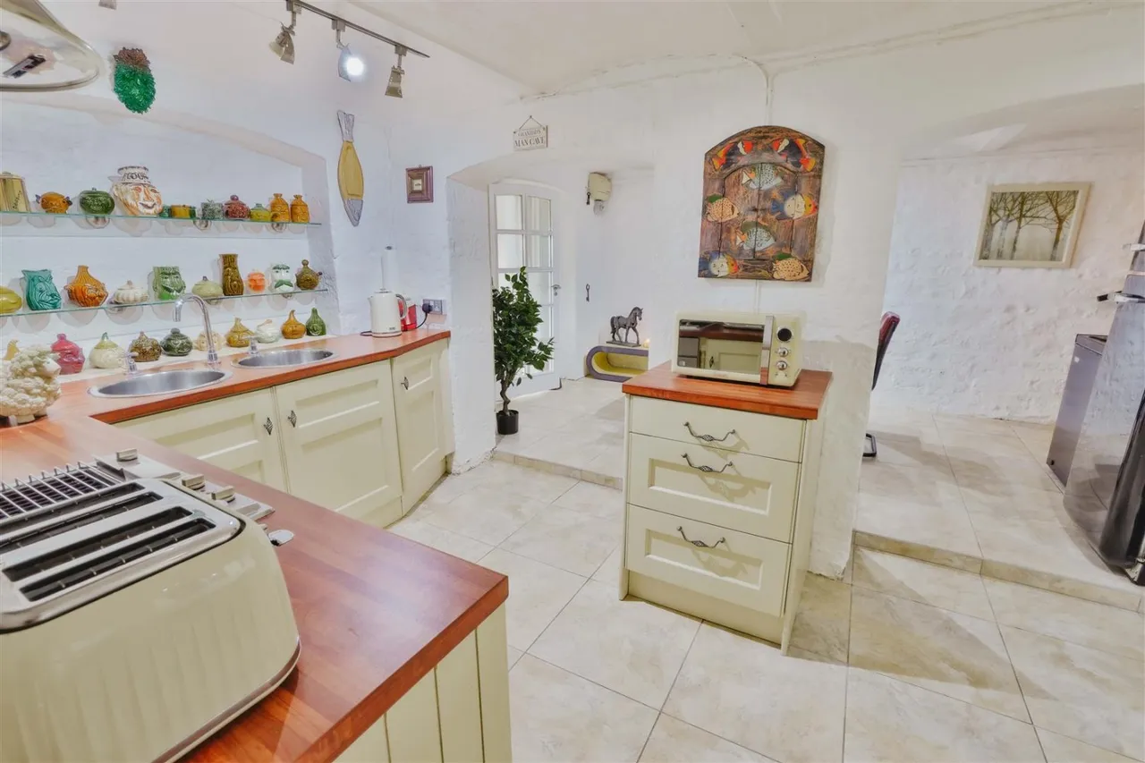 The Old Coach House, Sedgley, DY3, photo 24