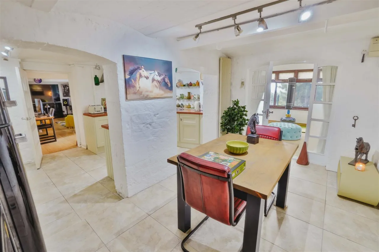 The Old Coach House, Sedgley, DY3, photo 26