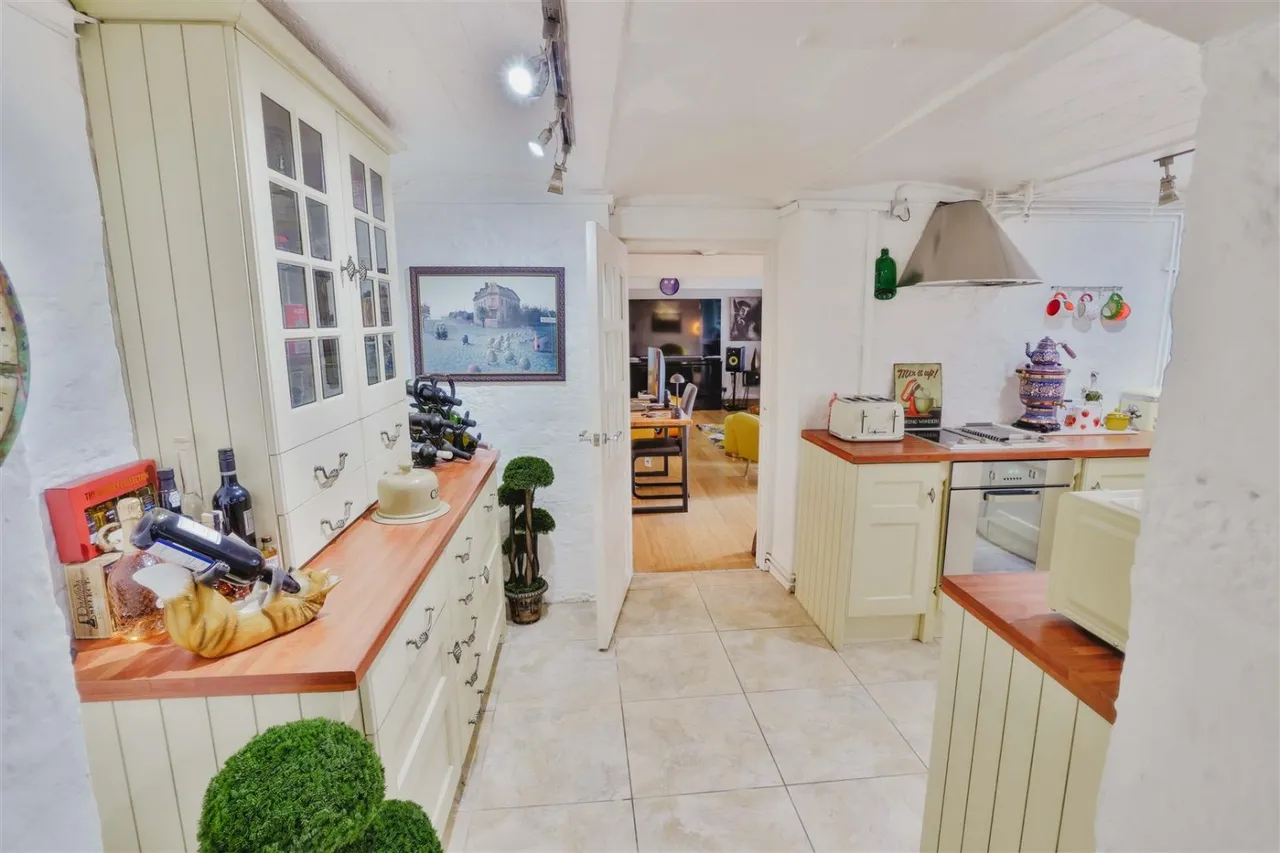 The Old Coach House, Sedgley, DY3, photo 25