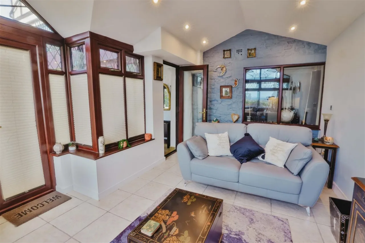 The Old Coach House, Sedgley, DY3, photo 37