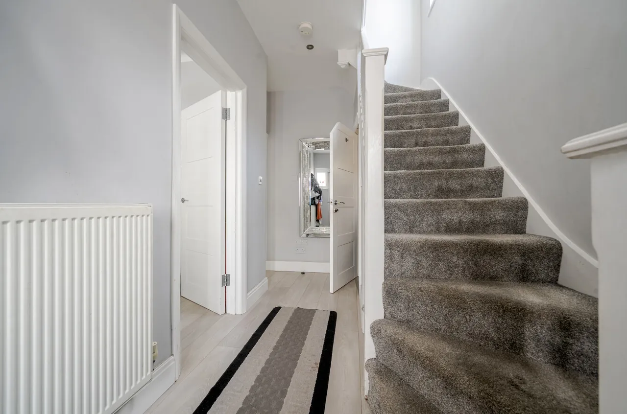 Cedar Lawn Avenue, Barnet, Hertfordshire, EN5 2LP, photo 9