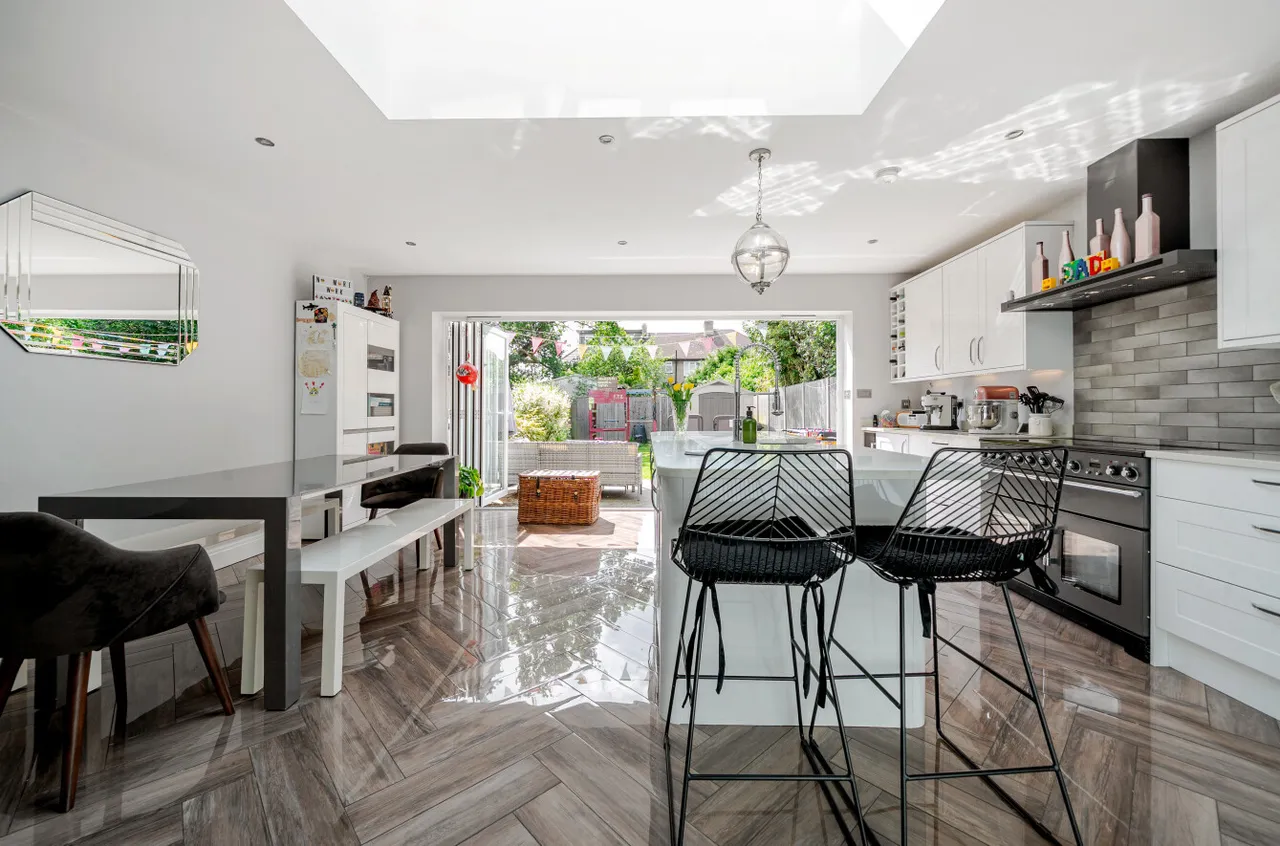 Cedar Lawn Avenue, Barnet, Hertfordshire, EN5 2LP, photo 5