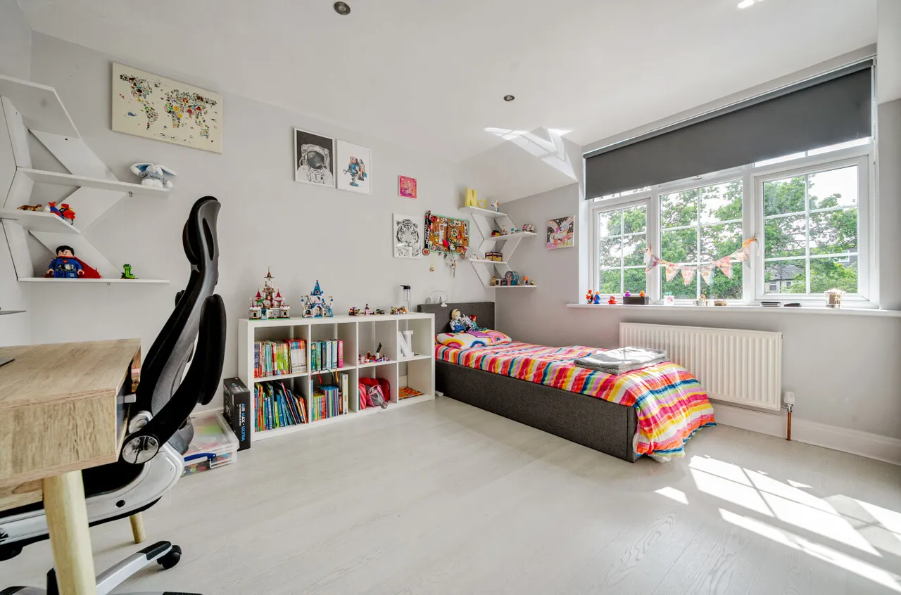 Cedar Lawn Avenue, Barnet, Hertfordshire, EN5 2LP, photo 13