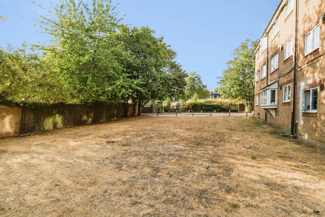 Greenacre Gardens, London, E17, photo 18