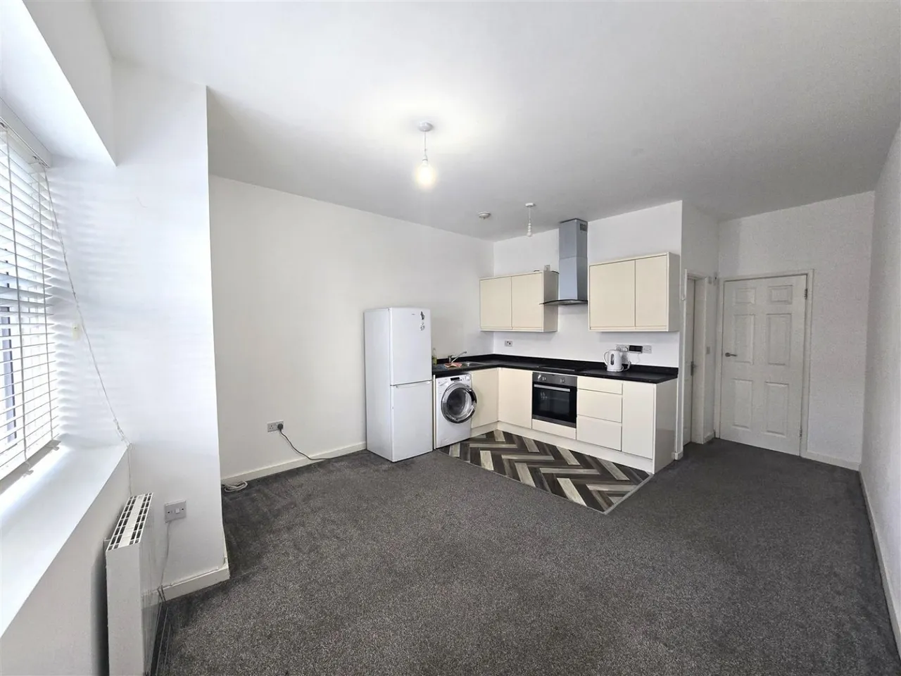 Queens Road, Aldershot, GU11, photo 2