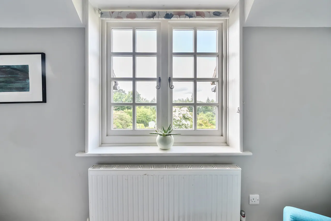 Horsham Road, Handcross, RH17, photo 12