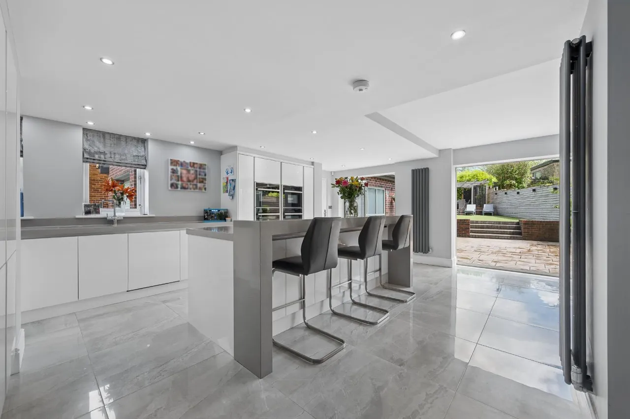 Crag Avenue, Summerseat, Bury, BL9 5NZ, photo 6