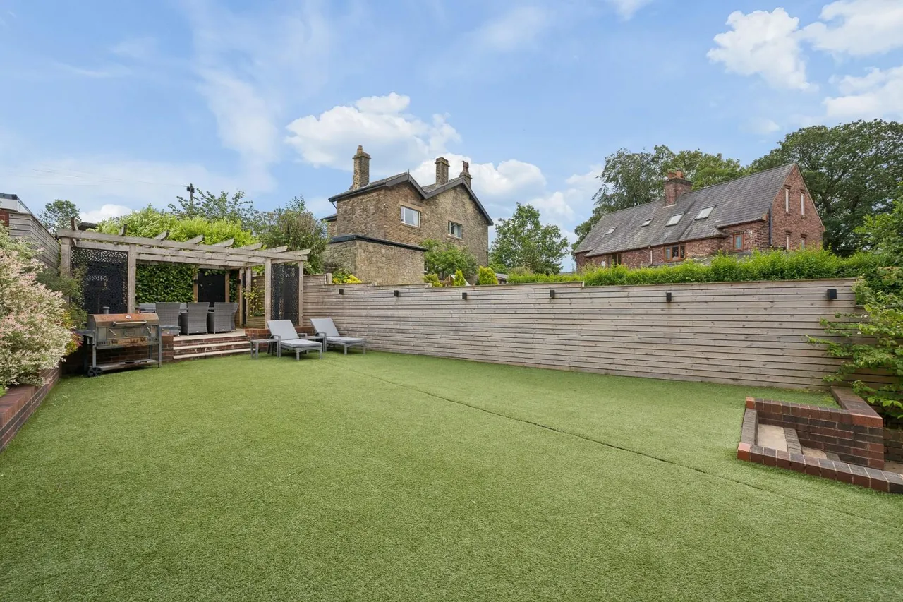 Crag Avenue, Summerseat, Bury, BL9 5NZ, photo 39