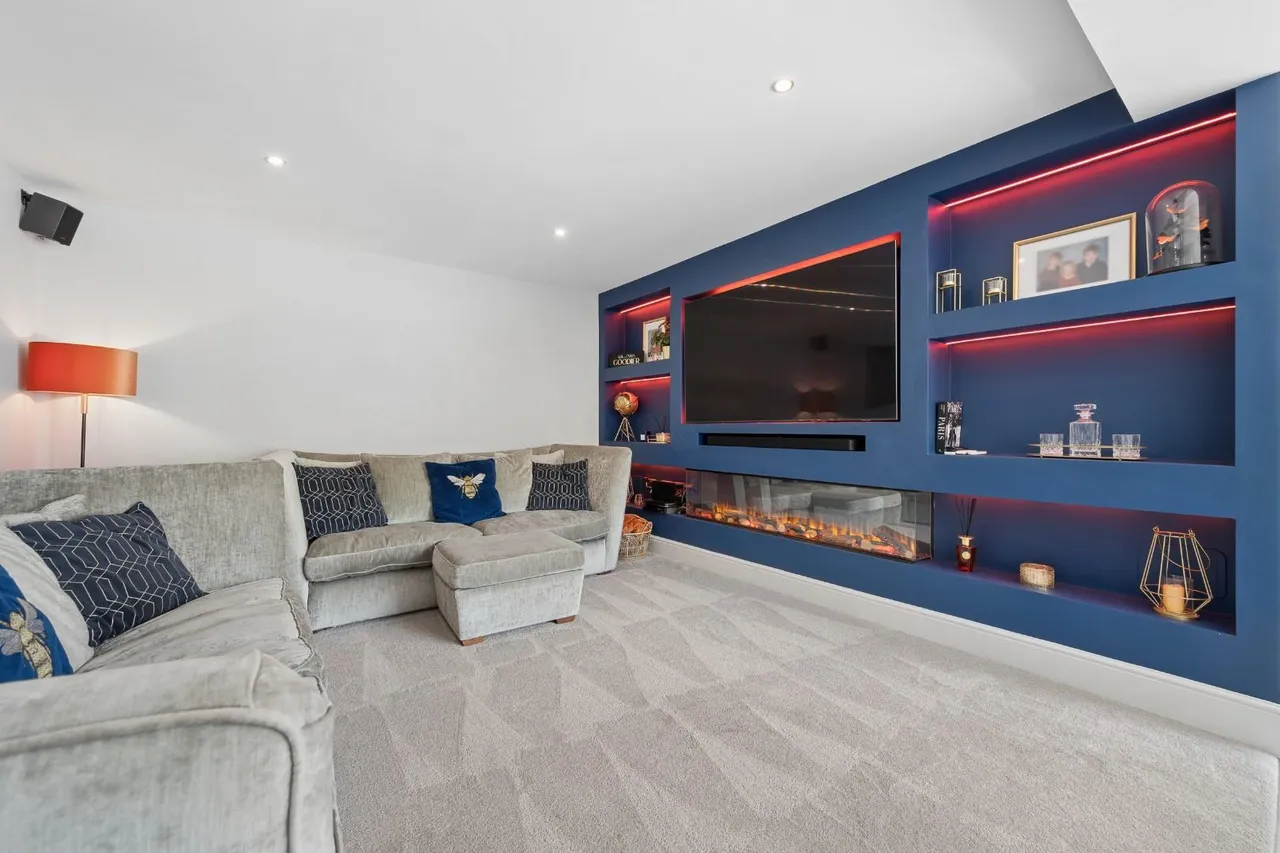 Crag Avenue, Summerseat, Bury, BL9 5NZ, photo 7