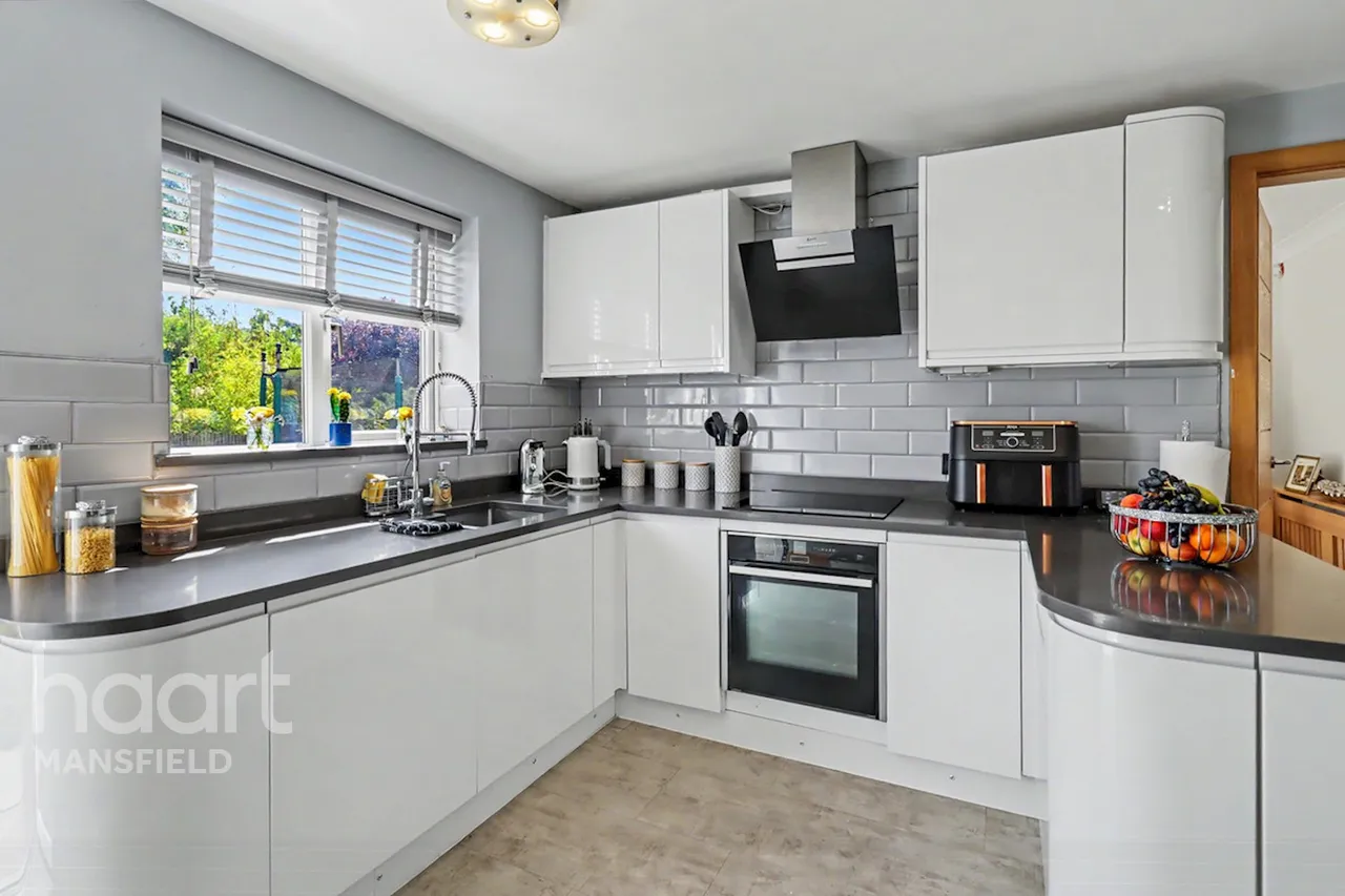 Chestnut Close, Mansfield, NG18, photo 16