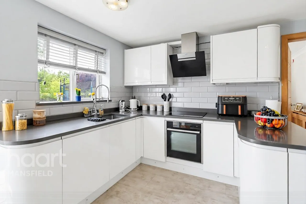 Chestnut Close, Mansfield, NG18, photo 3