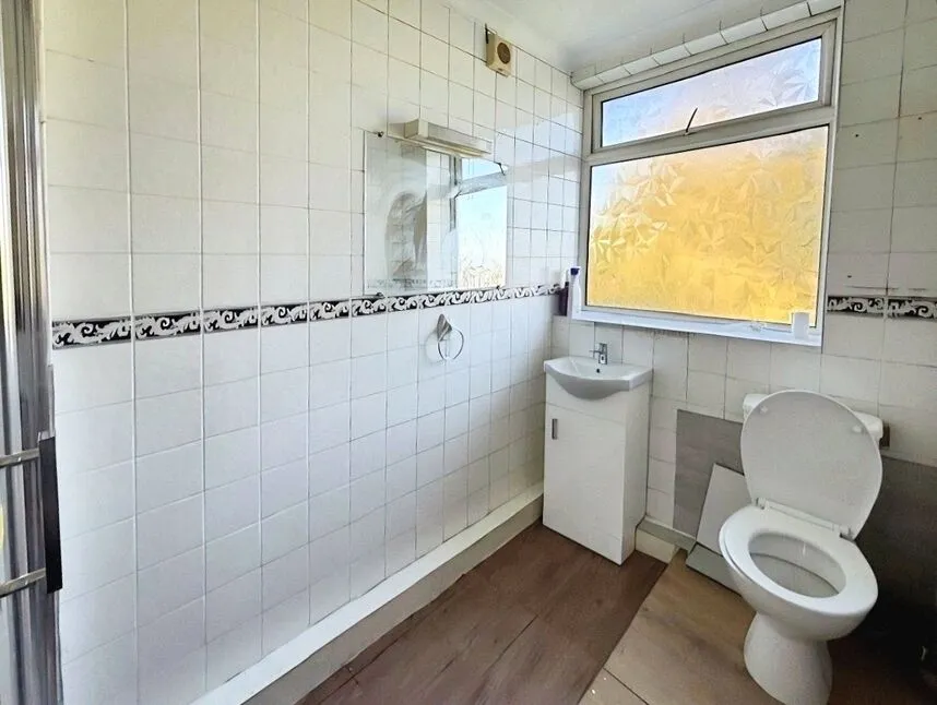Elgar Avenue, Surbiton, KT5, photo 6
