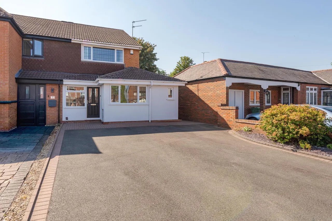 Fir Grove, Wollaston, Stourbridge, photo 36