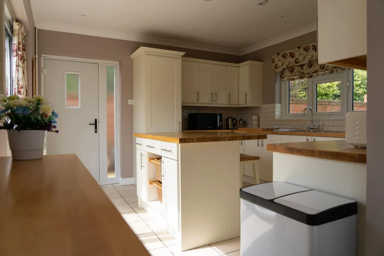 Main Street, Asfordby, LE14, photo 23