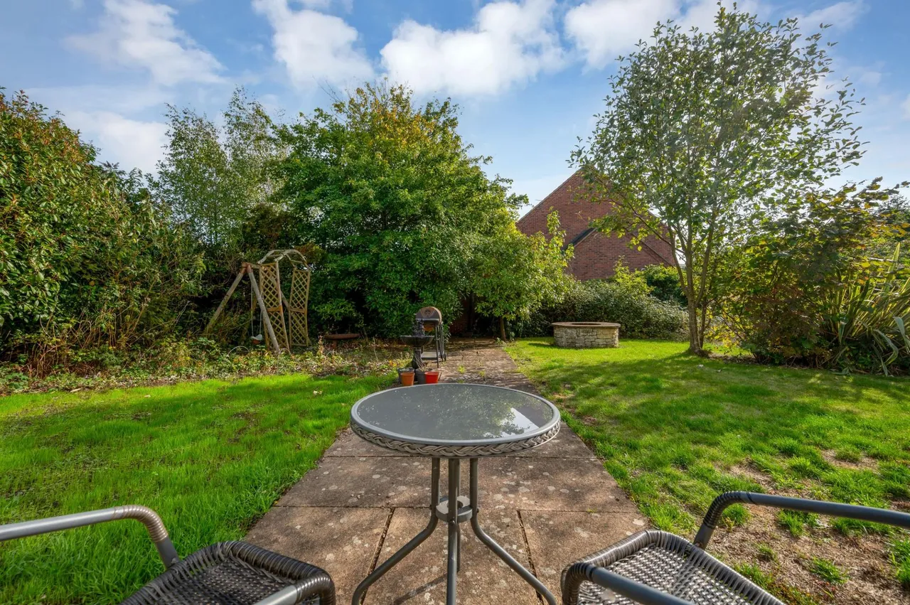 Main Street, Asfordby, LE14, photo 18