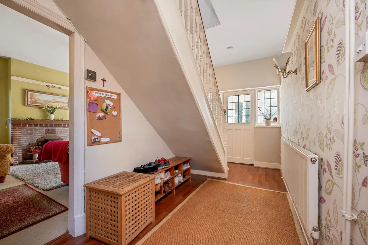 Main Street, Asfordby, LE14, photo 8