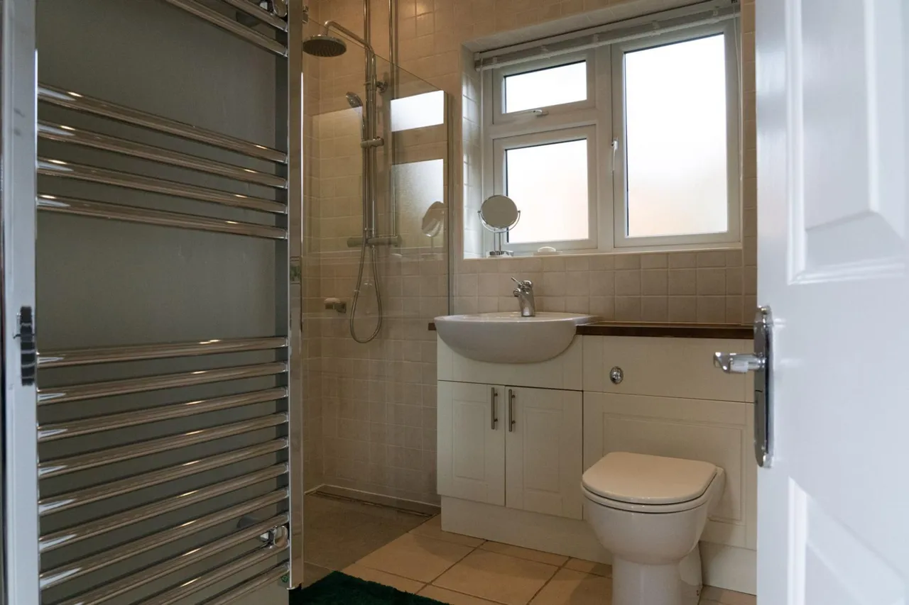 Main Street, Asfordby, LE14, photo 27