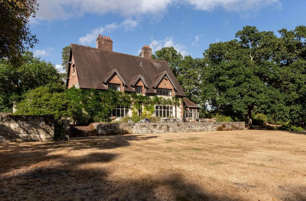 Sutton End, Sutton, RH20, photo 37