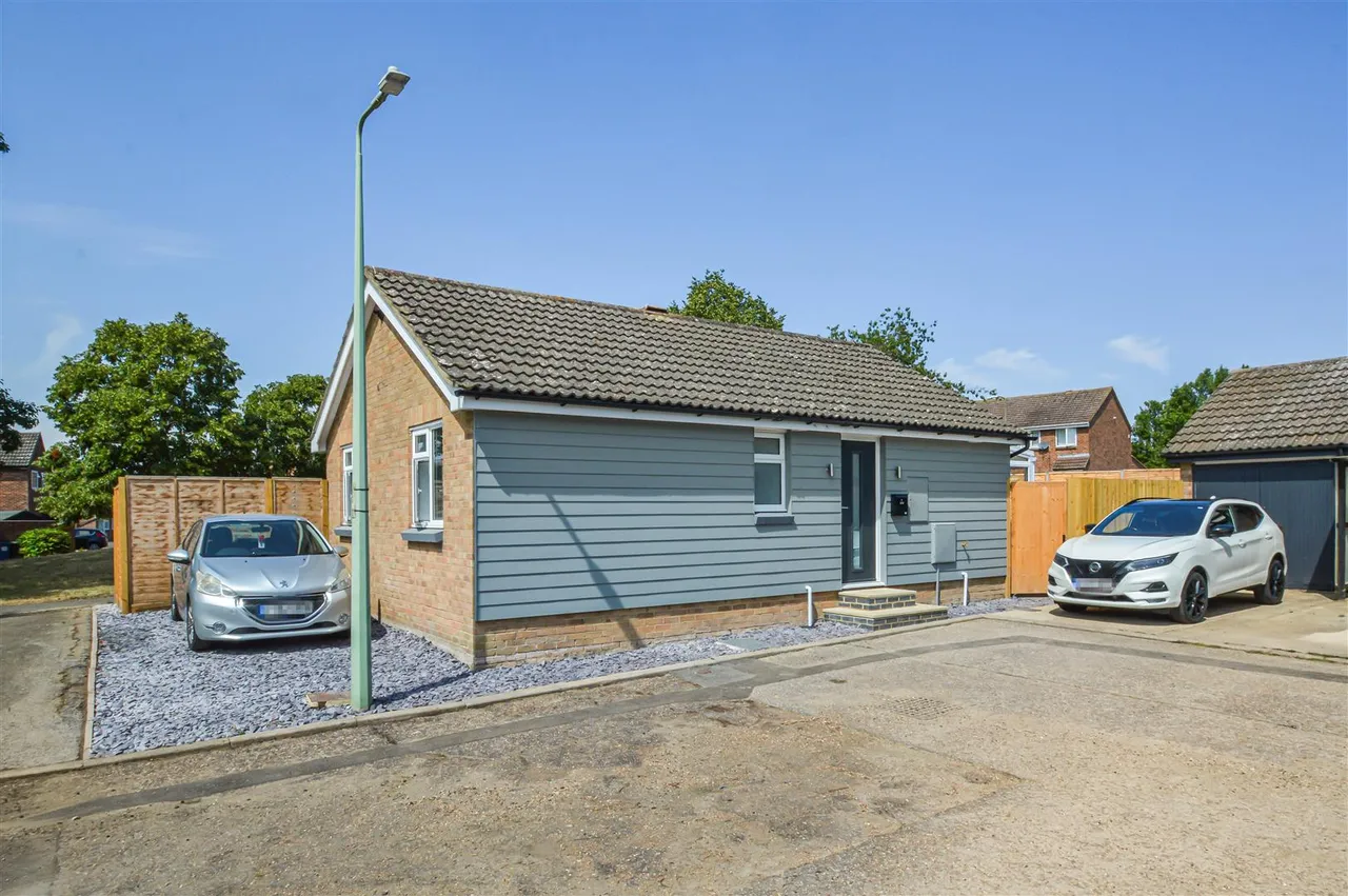 2 bed house for sale, Lundy Close, Haverhill, CB9