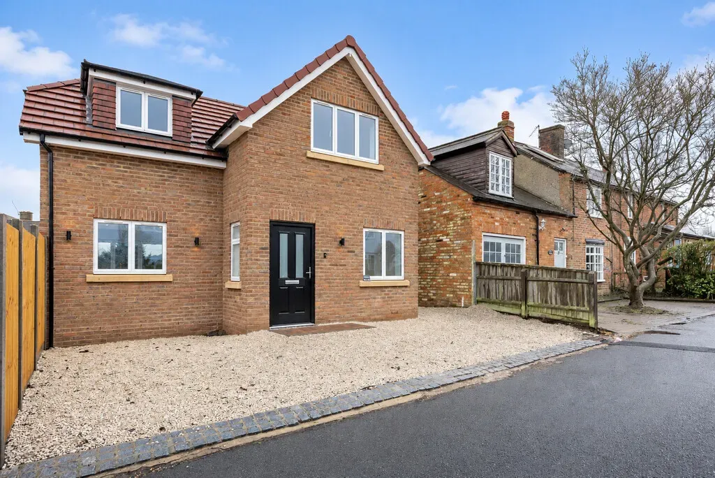 3 bed house for sale — The Common, Winchmore Hill, Amersham