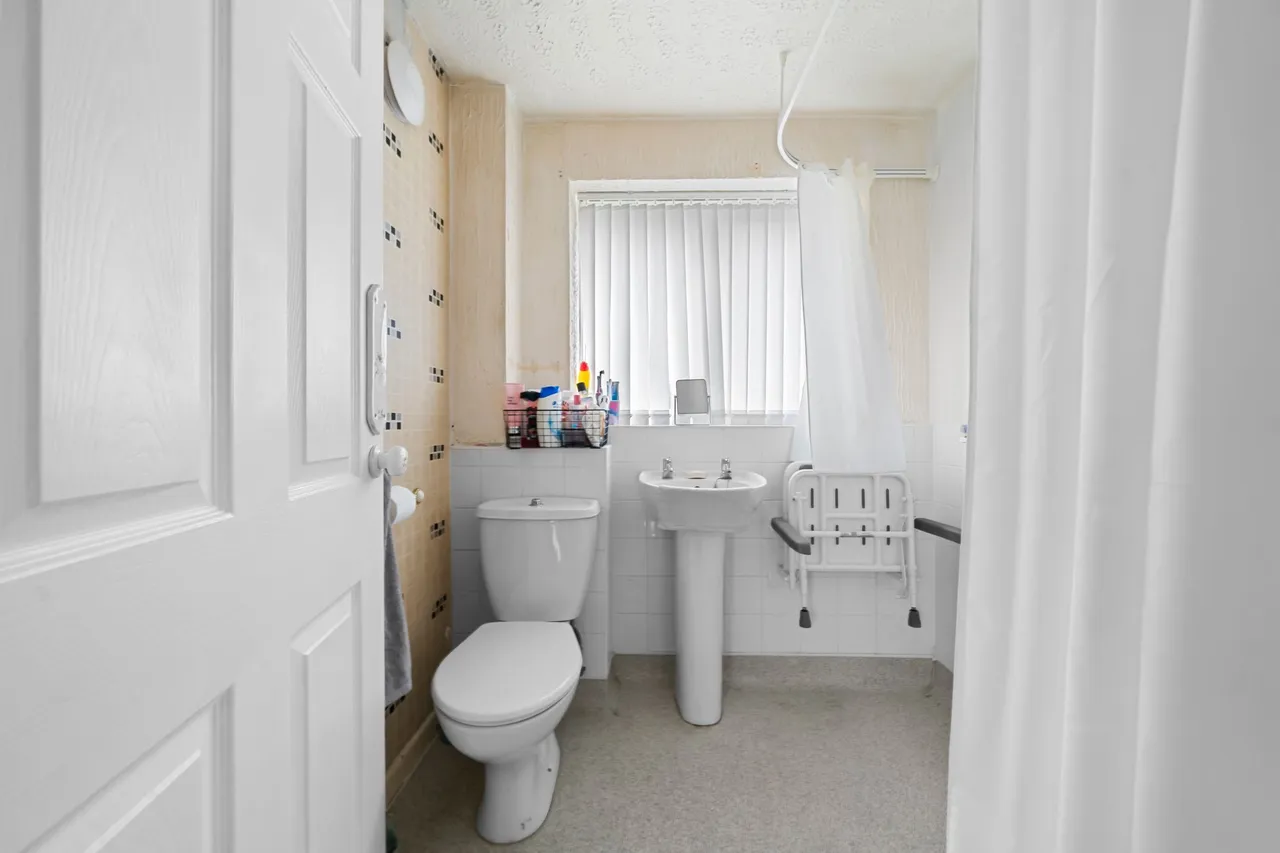 Stratton Drive, Platt Bridge, Wigan, Wigan, WN2 5HR, photo 14