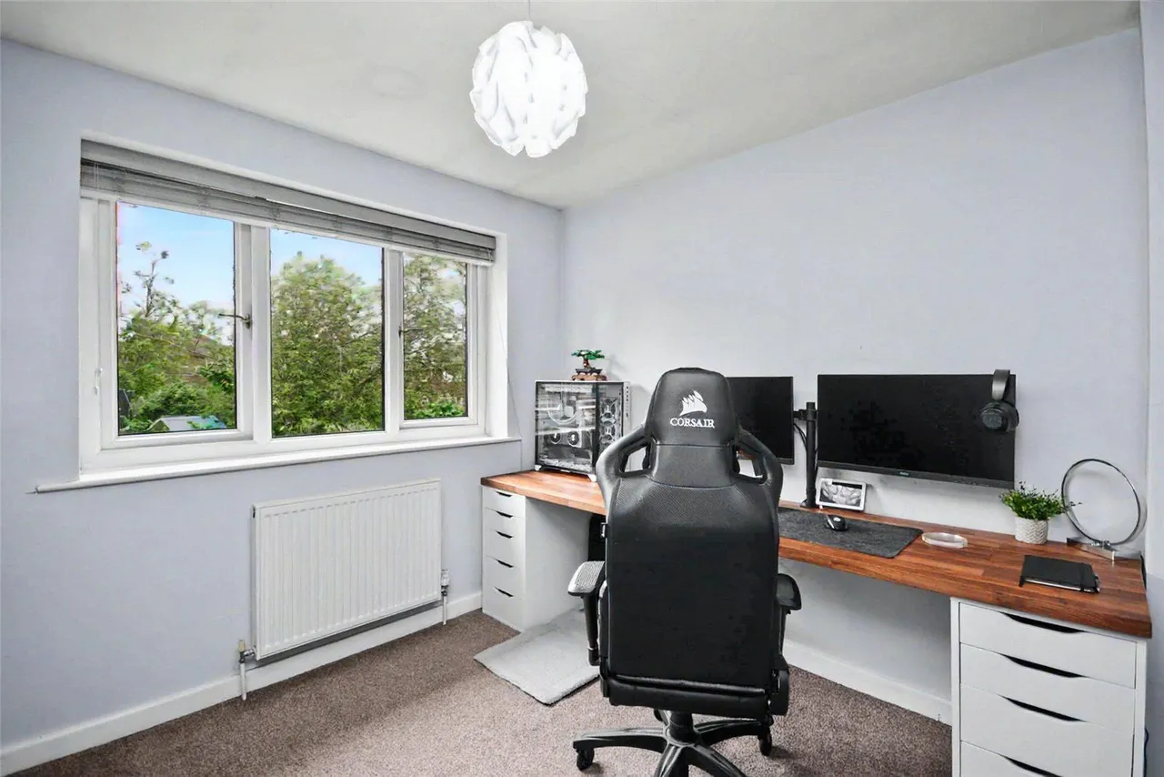 Valley Road, Pudsey, LS28, photo 6