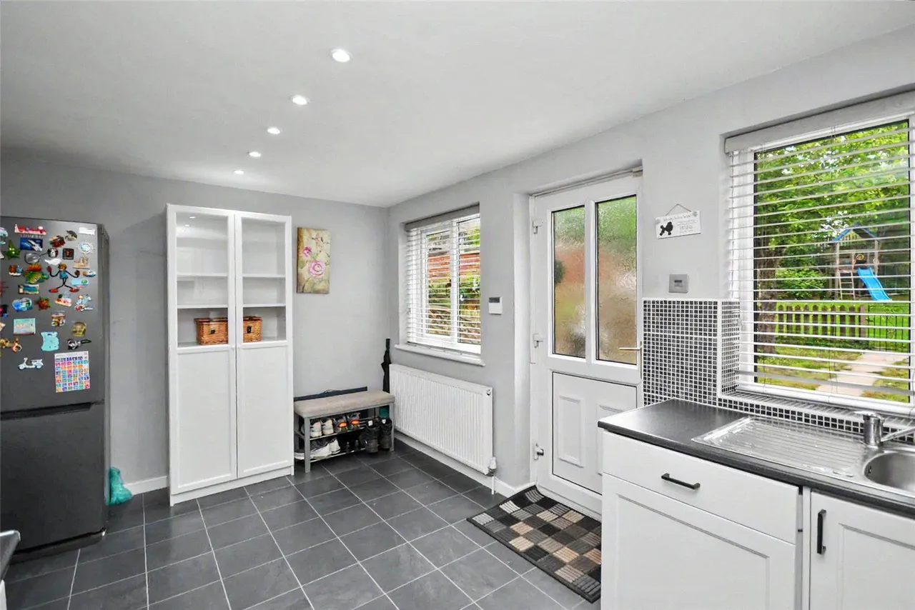 Valley Road, Pudsey, LS28, photo 14