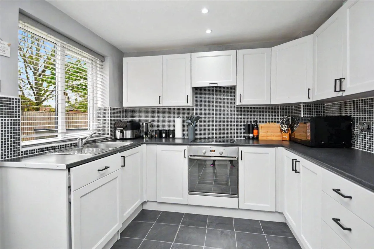 Valley Road, Pudsey, LS28, photo 10