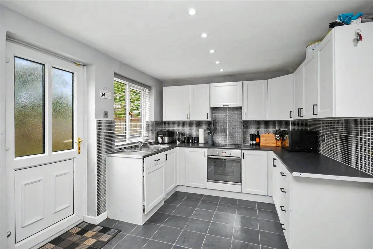 Valley Road, Pudsey, LS28, photo 4