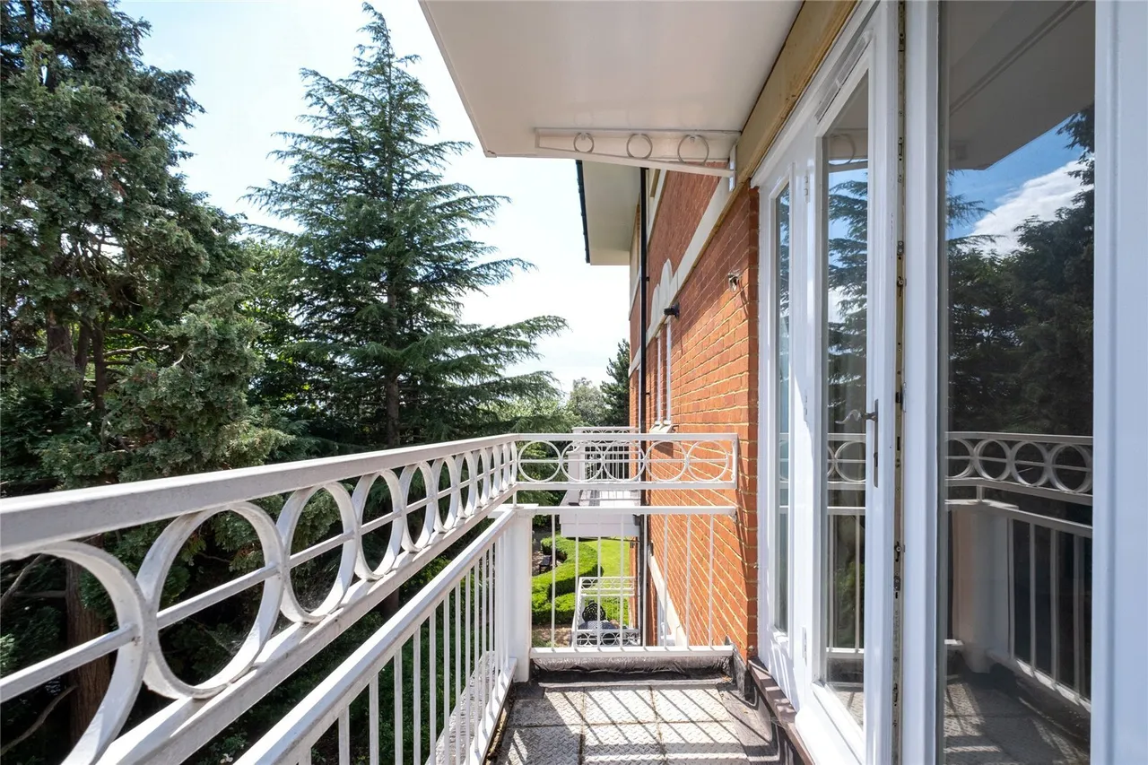 The Downs, London, SW20, photo 10