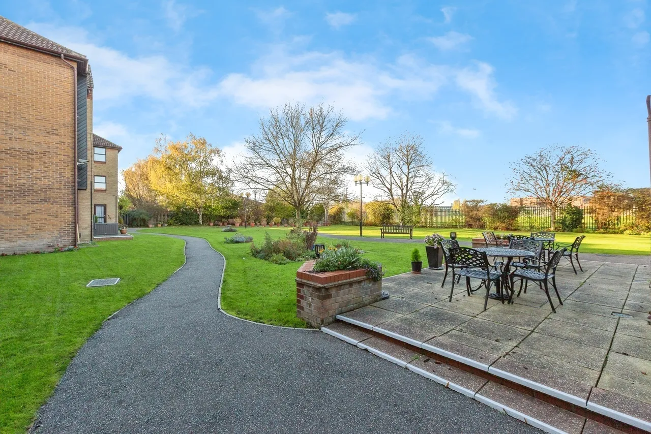 Longbridge Road, Barking, IG11, photo 12