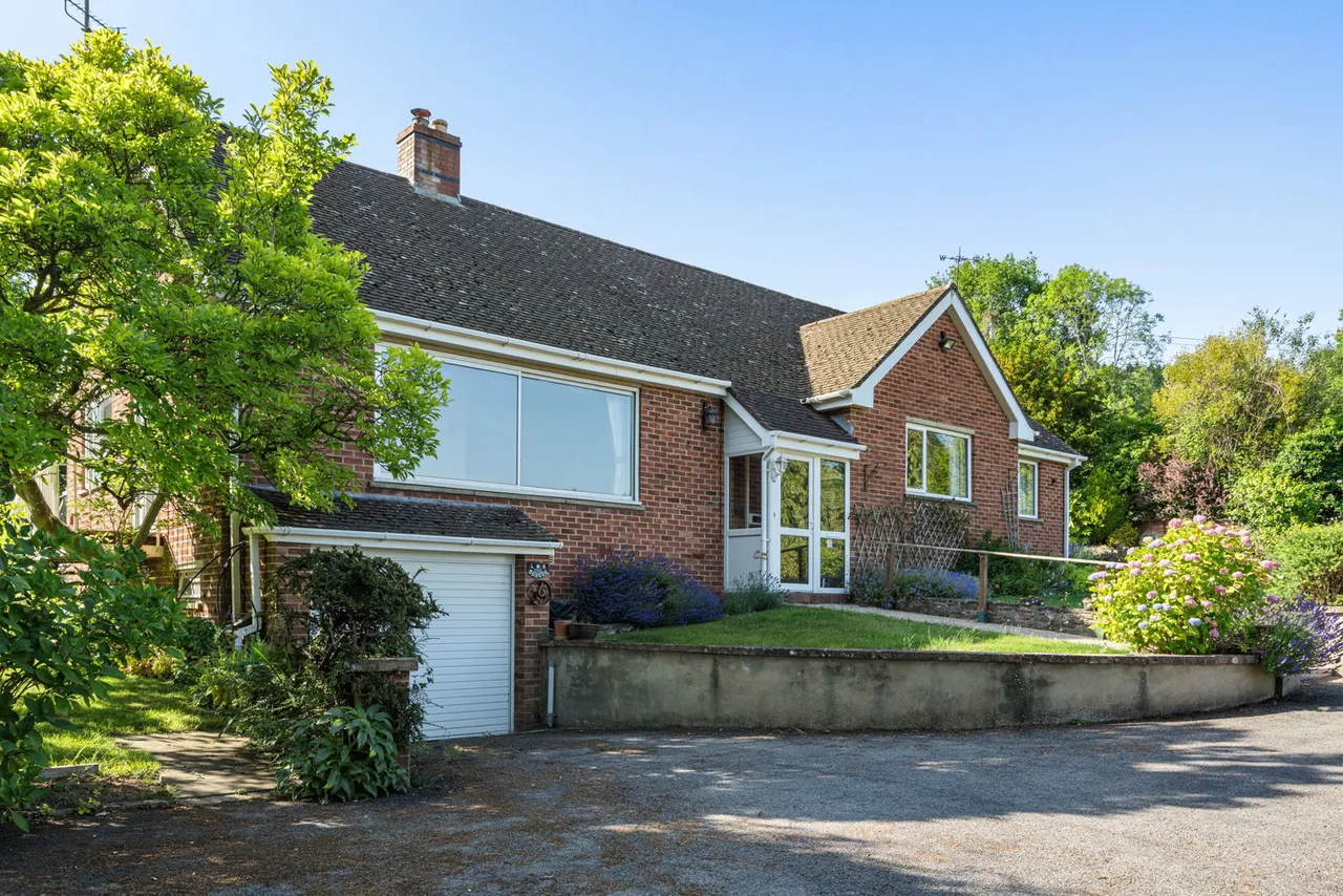 Yartleton Lane, May Hill, GL17, photo 31