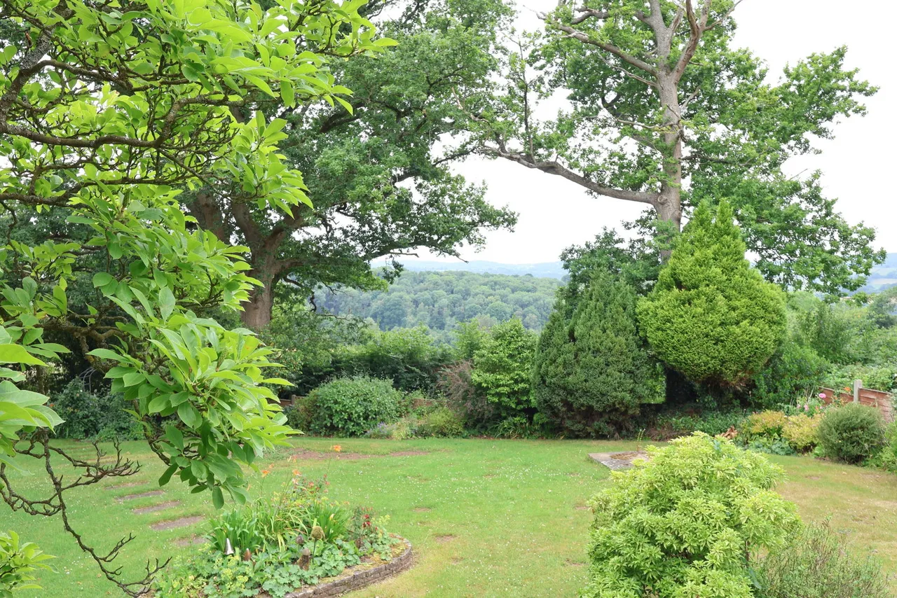 Yartleton Lane, May Hill, GL17, photo 22