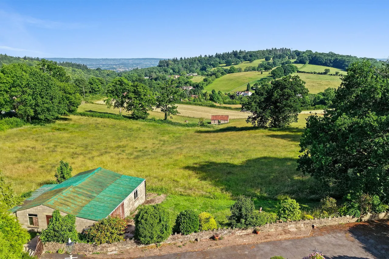 Yartleton Lane, May Hill, GL17, photo 23