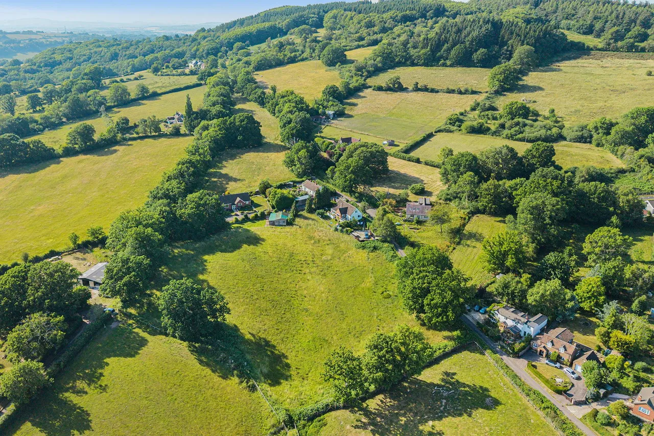 Yartleton Lane, May Hill, GL17, photo 27