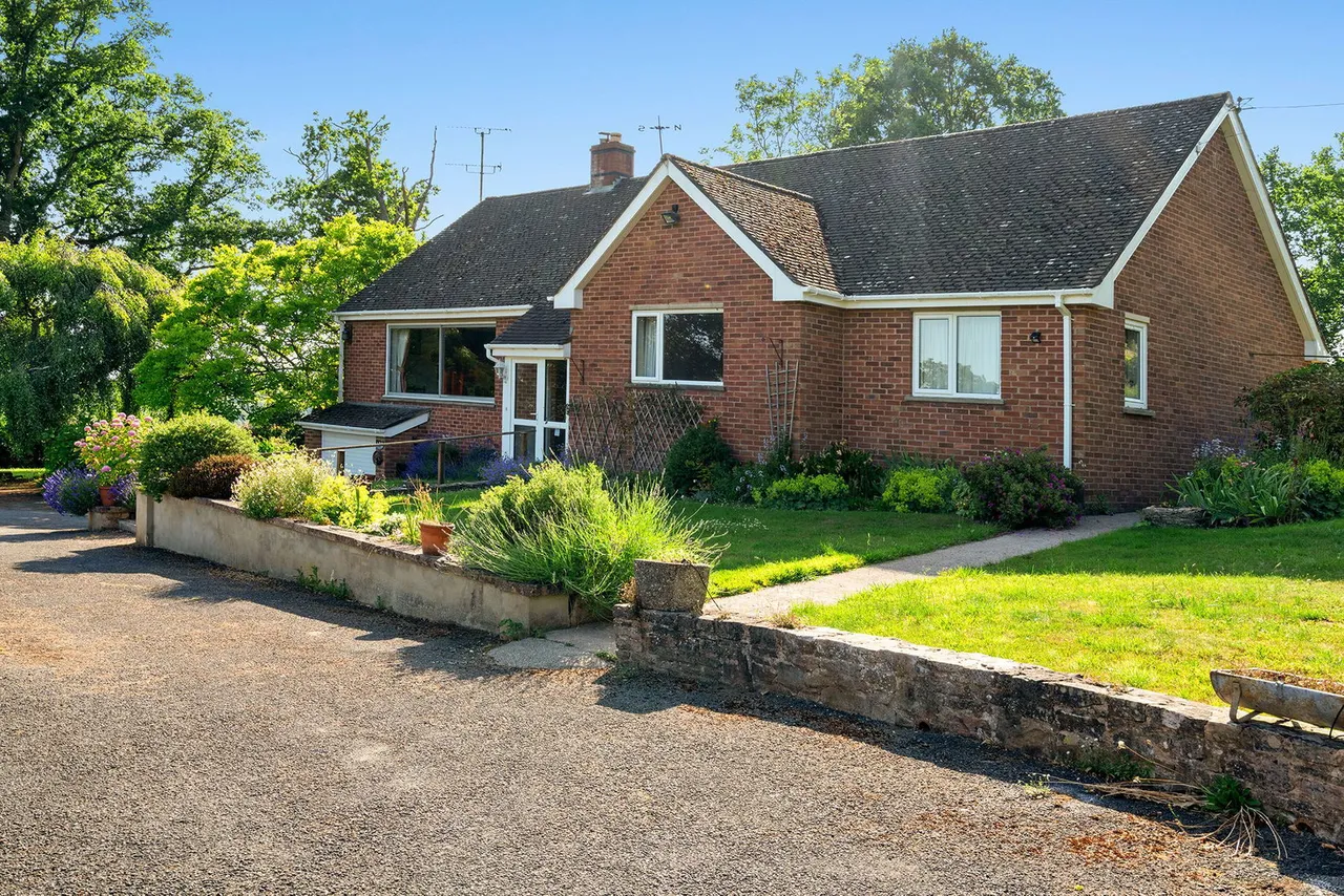 Yartleton Lane, May Hill, GL17, photo 30