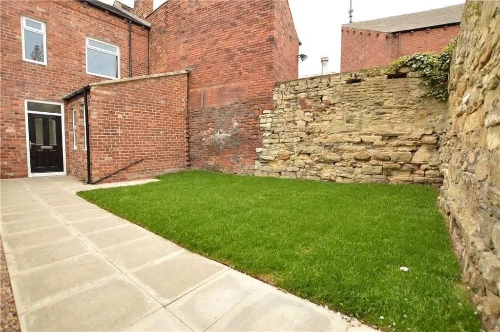 High Street, Kippax, LS25, photo 9