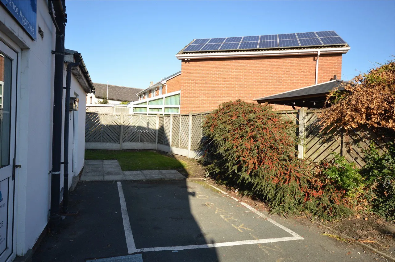 High Street, Kippax, LS25, photo 10