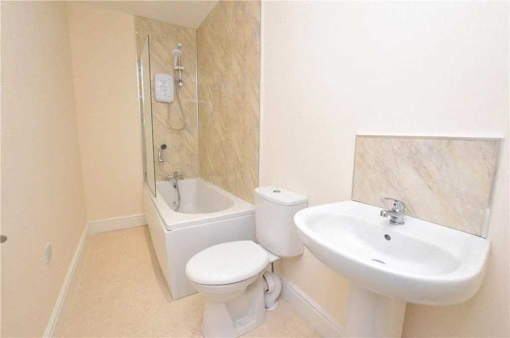High Street, Kippax, LS25, photo 5