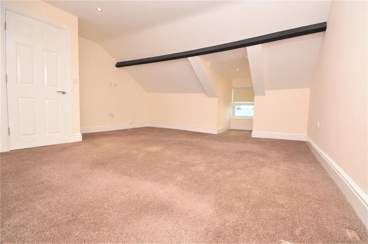 High Street, Kippax, LS25, photo 4